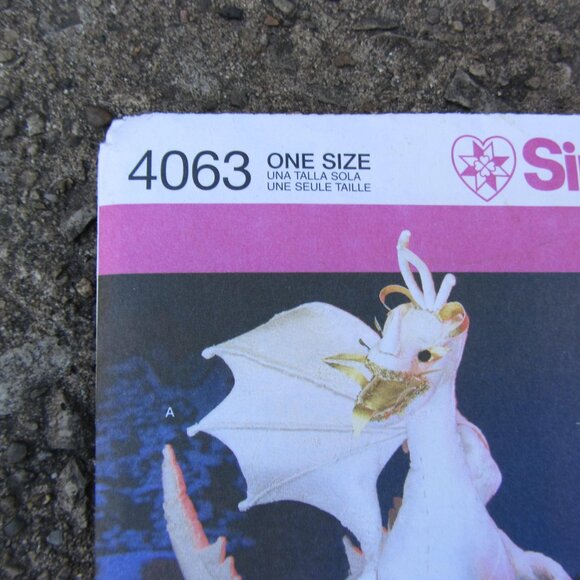 simplicity 4063 sewing pattern 2006 stuffed dragons (CL96) - Picture 2 of 10